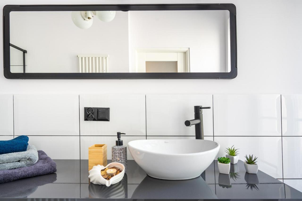 Stylish Studio In The Heart Of The City. Varşovia Exterior foto