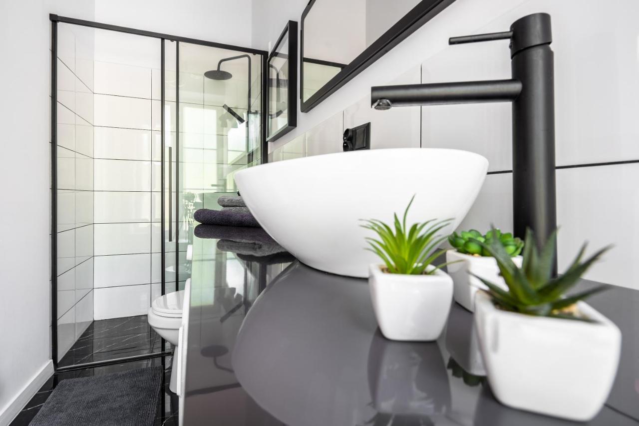 Stylish Studio In The Heart Of The City. Varşovia Exterior foto